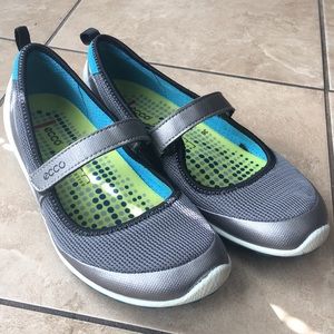 Women’s 36 Ecco Biom Shoe